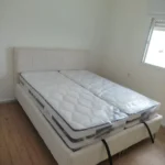 מיטה יהודית ארגז מצעים רגליים גבוהות צבע שמנת 160 200