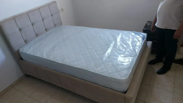 ⁦מיטה וחצי עם ארגז מצעים⁩ – תמונה ⁦3⁩