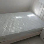 מיטה זוגית מיטה וחצי עם רגליים גבוהות ללא ארגז מצעים צבע שמנת - מילאנו