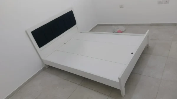 ⁦מיטה זוגית דמוי עץ בשילוב בד קטיפה⁩ – תמונה ⁦4⁩