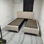 מיטה יהודית צבע שמנת מופרדת רגליים גבוהות עם ארגז מצעים