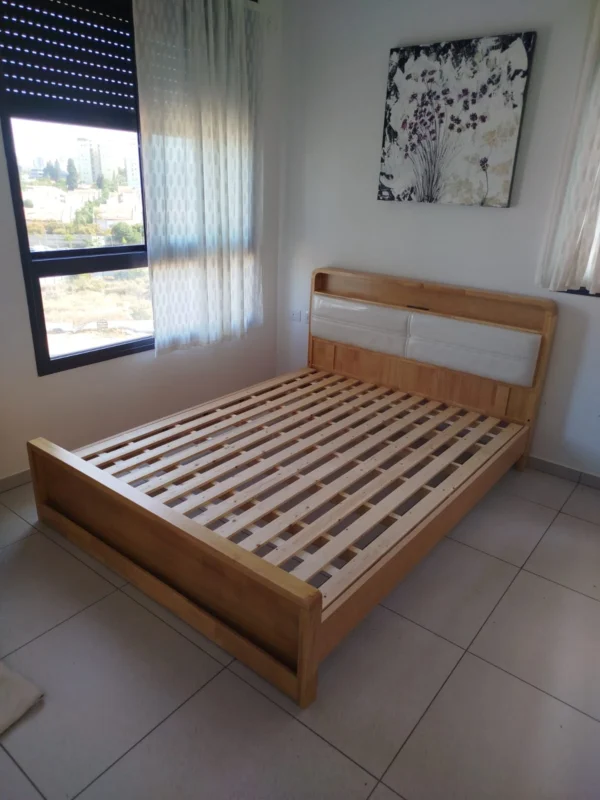 מיטת עץ מלא חזקה רגליים גבוהות בזול
