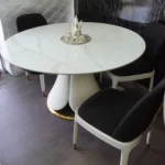 פינת אוכל עגולה נפתחת קרמיקה לבנה